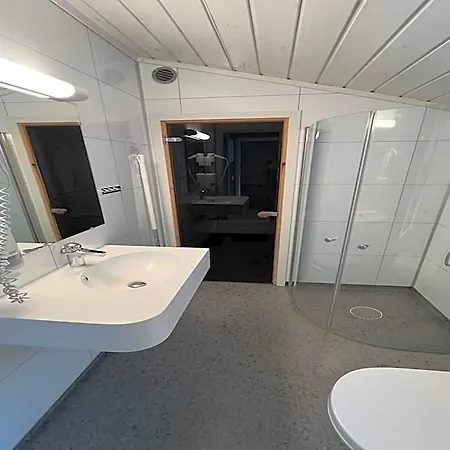 Ξενοδοχείο Spacious In Kinsarvik