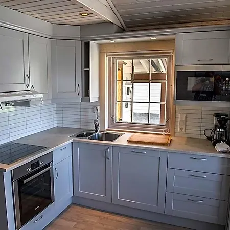 Ξενοδοχείο Spacious In Kinsarvik 3*