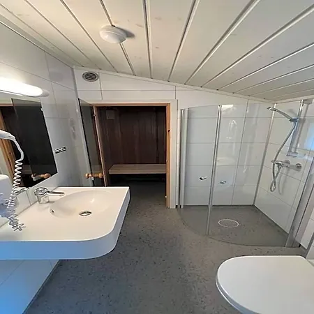 Ξενοδοχείο Spacious In Kinsarvik
